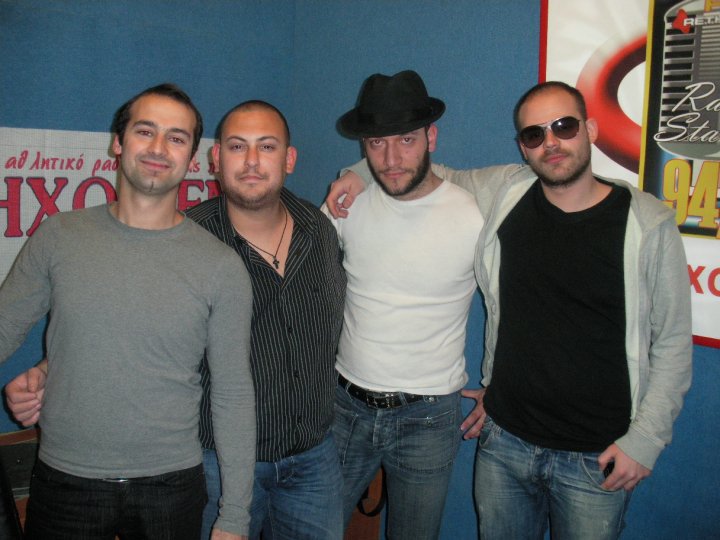    Οι Σχολαρχαίοι στον ΗΧΟΣ FM με τον παταγωγό Μάκη Παπαδογιάννη 26-03-2010